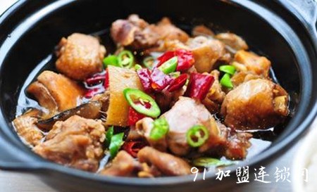 商城黄焖鸡米饭加盟费用怎么样？经营收入高轻松致富